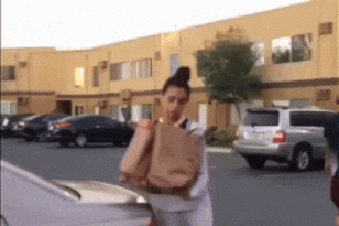 Phản ứng khó tin của chàng trai khi biết người đẹp đã có người yêu