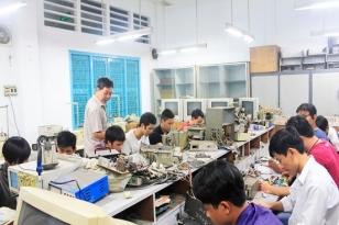 Thí điểm đào tạo trình độ cao đẳng cho học sinh tốt nghiệp THCS