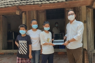 Hỗ trợ học sinh, sinh viên có hoàn cảnh khó khăn mua máy tính học trực tuyến