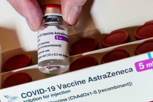 Chính phủ đồng ý mua lại 400.000 liều vaccine AstraZeneca của Hungary
