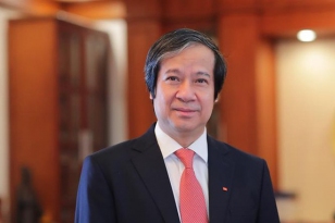Bộ trưởng Bộ GD-ĐT: Học trực tuyến khiến học sinh mệt mỏi, thầy cô cực nhọc, phụ huynh bức xúc