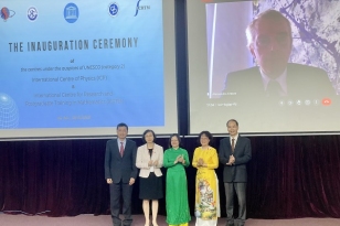 Ra mắt 2 trung tâm quốc tế về vật lý và toán học được UNESCO công nhận