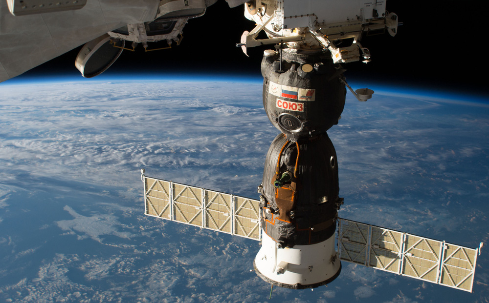 Báo Nga đổ tội cho phi hành gia Mỹ cố tình chọc thủng tàu vũ trụ Soyuz để được cho về Trái đất sớm