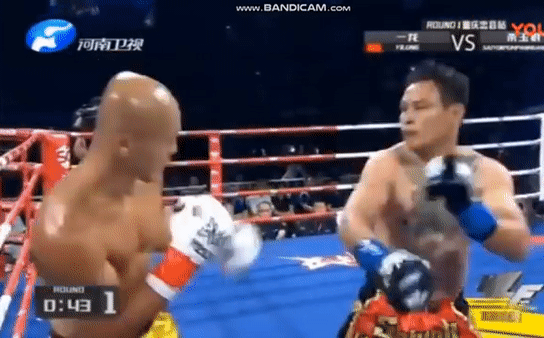 Cao thủ Muay Thái gây ngỡ ngàng bằng cú đòn chí mạng hạ gục “Đệ nhất Thiếu Lâm” sau 2 phút