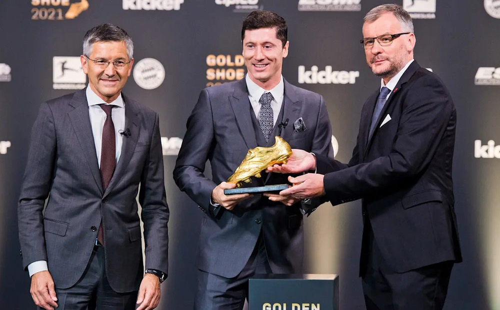 Lewandowski nhận giày vàng Châu Âu: Xứng đáng và cũng đầy thuyết phục