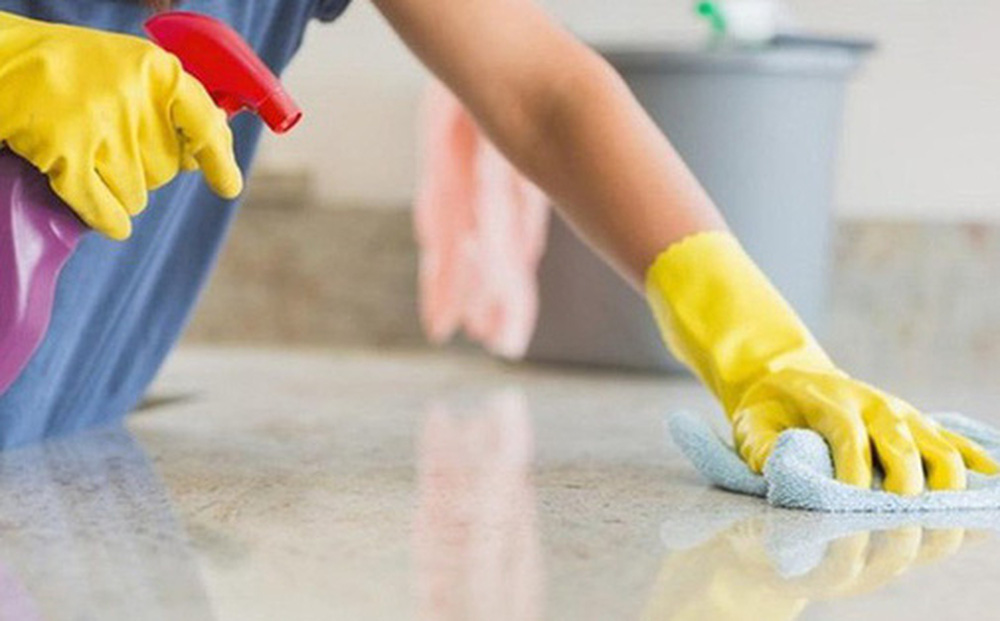 Vệ sinh, khử khuẩn khu vực sinh hoạt của F0 tại nhà thế nào để an toàn?