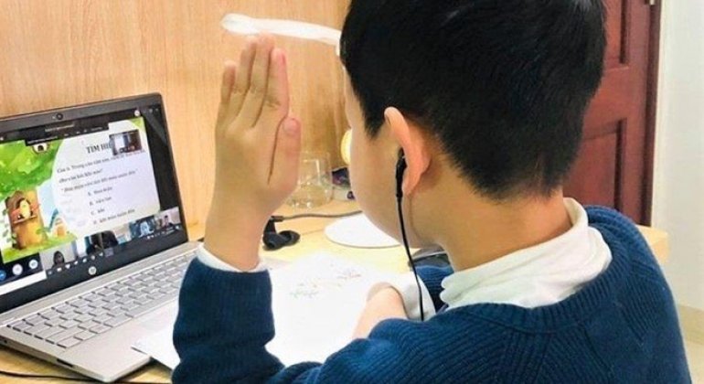Bộ trưởng Bộ GD-ĐT: Cần xử lý nghiêm việc dạy thêm trực tuyến